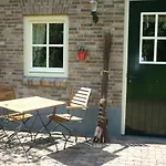 Hof 3*